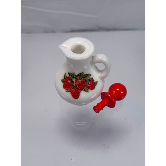 Vintage Avon - Mini Decanter - Strawberries and Cream Milk Glass Container - Picture 3 of 3